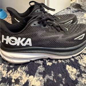 Hoka Clifton 9 Black Sneakers size 7 women’s